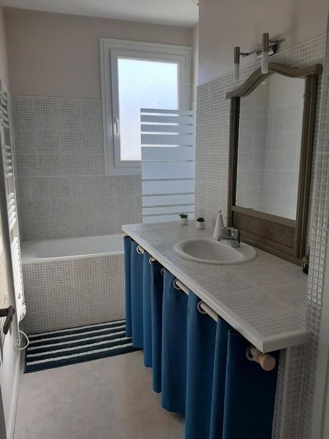 Appt Cosy 65 M2 Coeur De Ville A 150 M De La Plage Royan Exterior photo