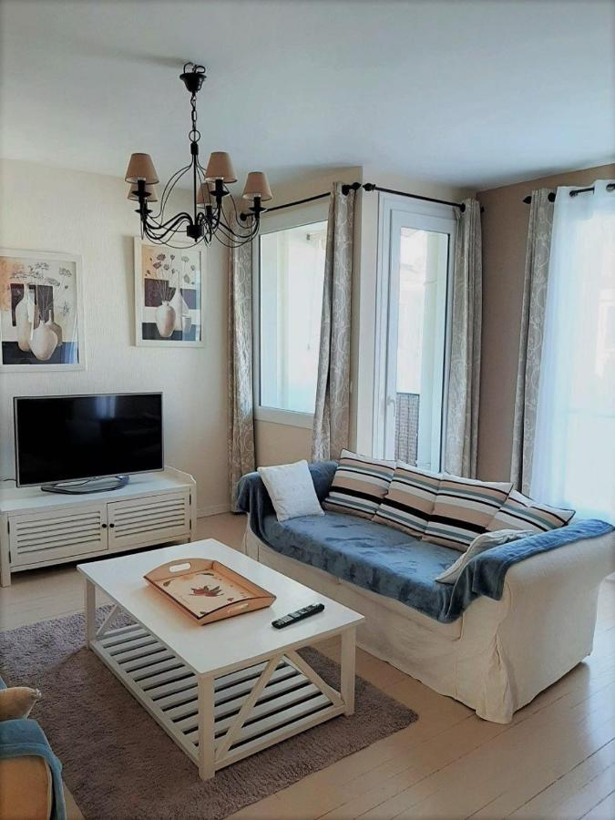 Appt Cosy 65 M2 Coeur De Ville A 150 M De La Plage Royan Exterior photo